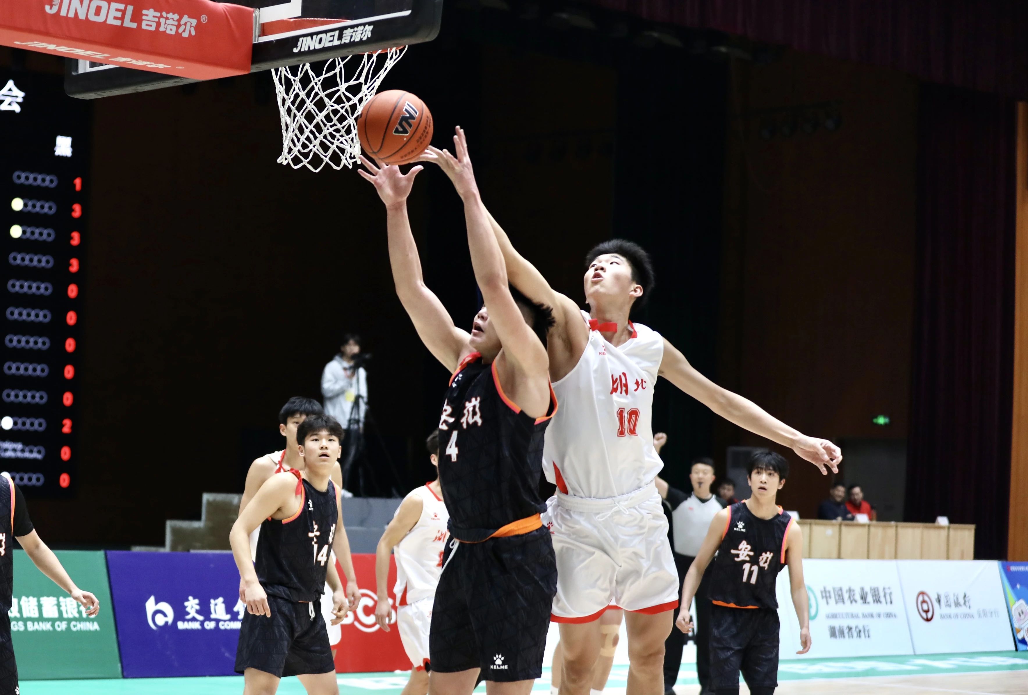 湖北队实力强劲，赢得掌声喝彩