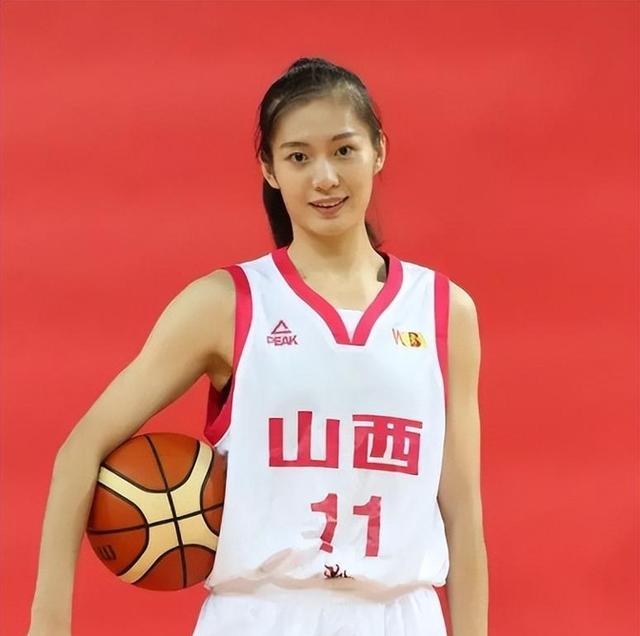 安徽女篮实力较劲，士气高昂