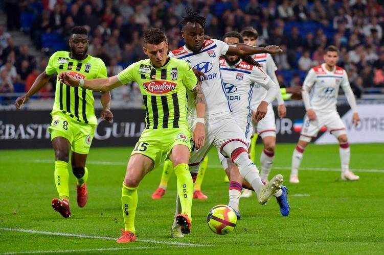 克莱蒙客场击败昂热，实现翻盘