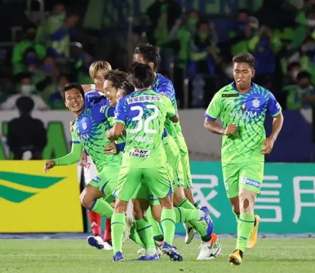 重庆客场不敌上港,遭遇连败 重庆客场不敌上港,遭遇连败