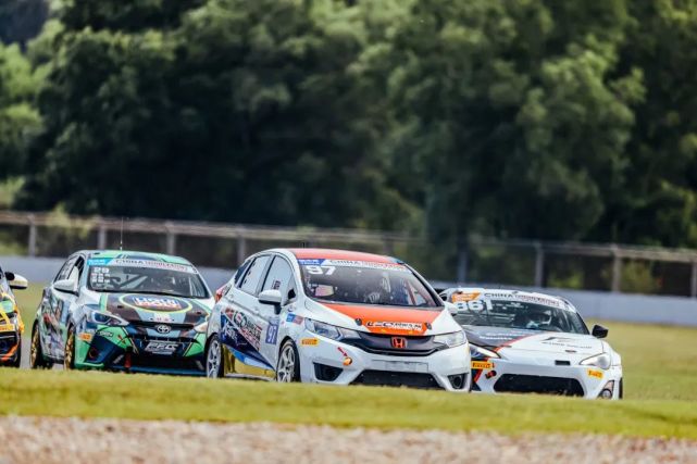 精彩赛事持续上演,冠军之路何人能够一路过关斩将 精彩赛事持续上演,冠军之路何人能够一路过关斩将