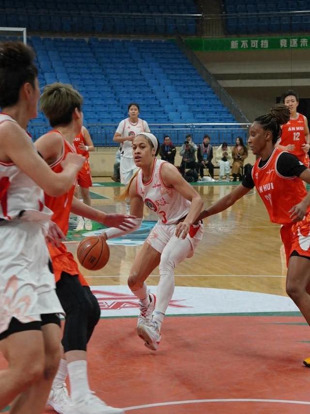 美洲女子篮球冠军战开打,强队实力抢眼 美洲女子篮球冠军战开打,强队实力抢眼