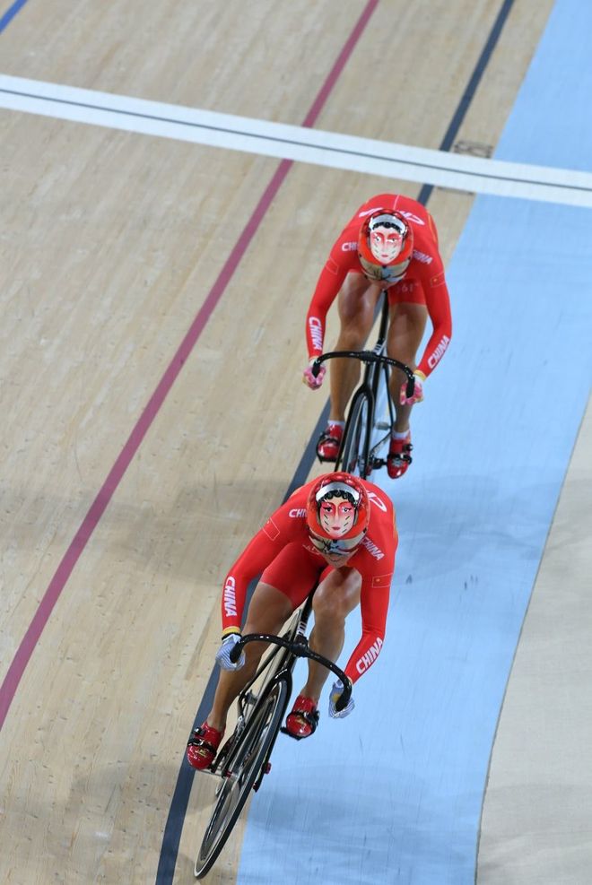 挪威女子自行车选手突破自我，获得金牌