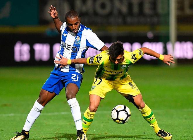 奥巴梅扬双响波尔图，马里尼奥监工斗志昂扬