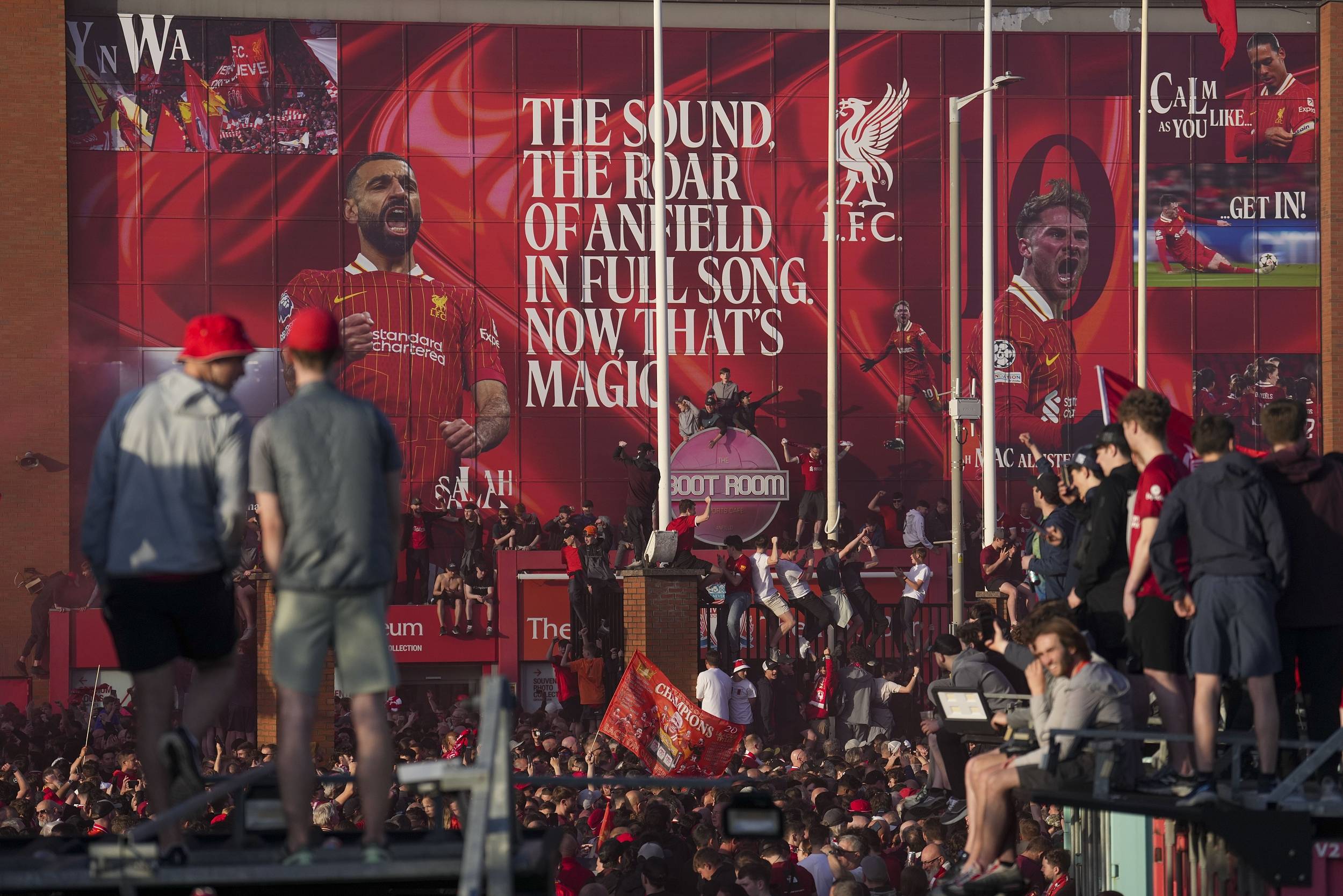 利物浦在主场战胜热刺,取得3分 利物浦在主场战胜热刺,取得3分