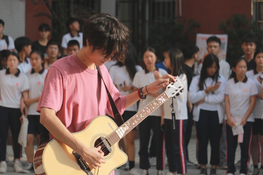 上轮表演成功，下一场硬碰硬动静可期